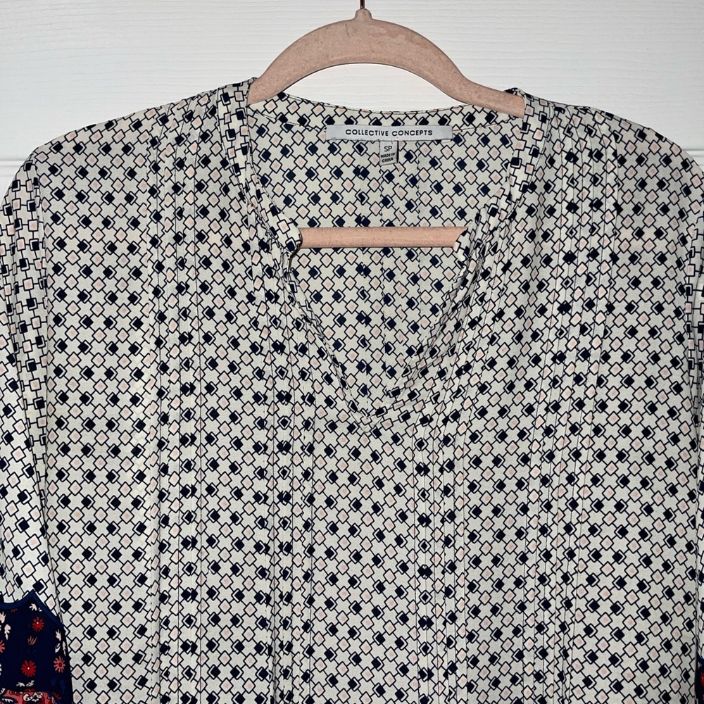 Collective Concepts Split Neck Navy Geometric Shi… - image 4